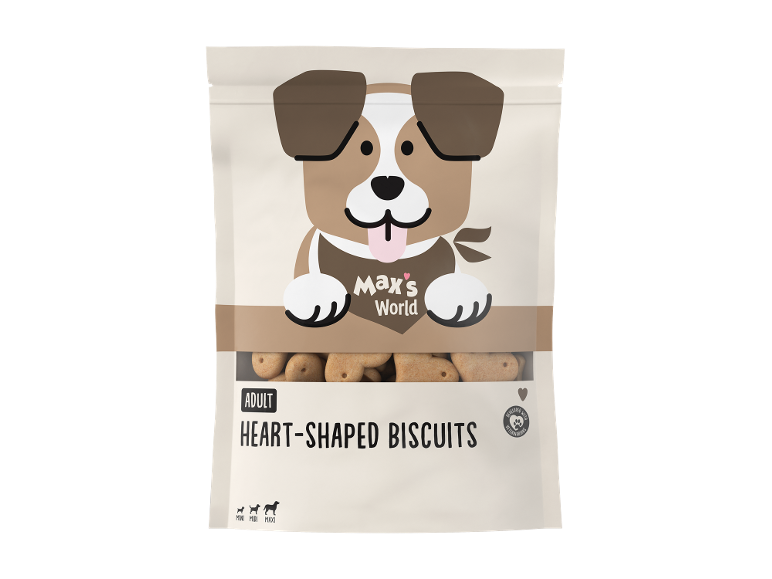 Südamekujuliste koeramaiuste pakend, millel on koera illustratsioon ja tekst „ADULT HEART-SHAPED BISCUITS“.