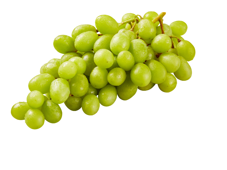 Värske roheliste viinamarjade kobar veepiiskadega mustal taustal.