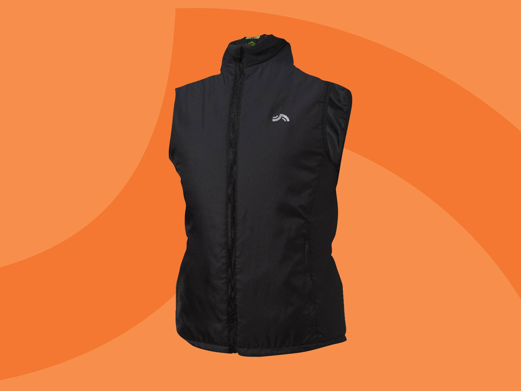 Musta värvi varrukateta jope oranžil taustal