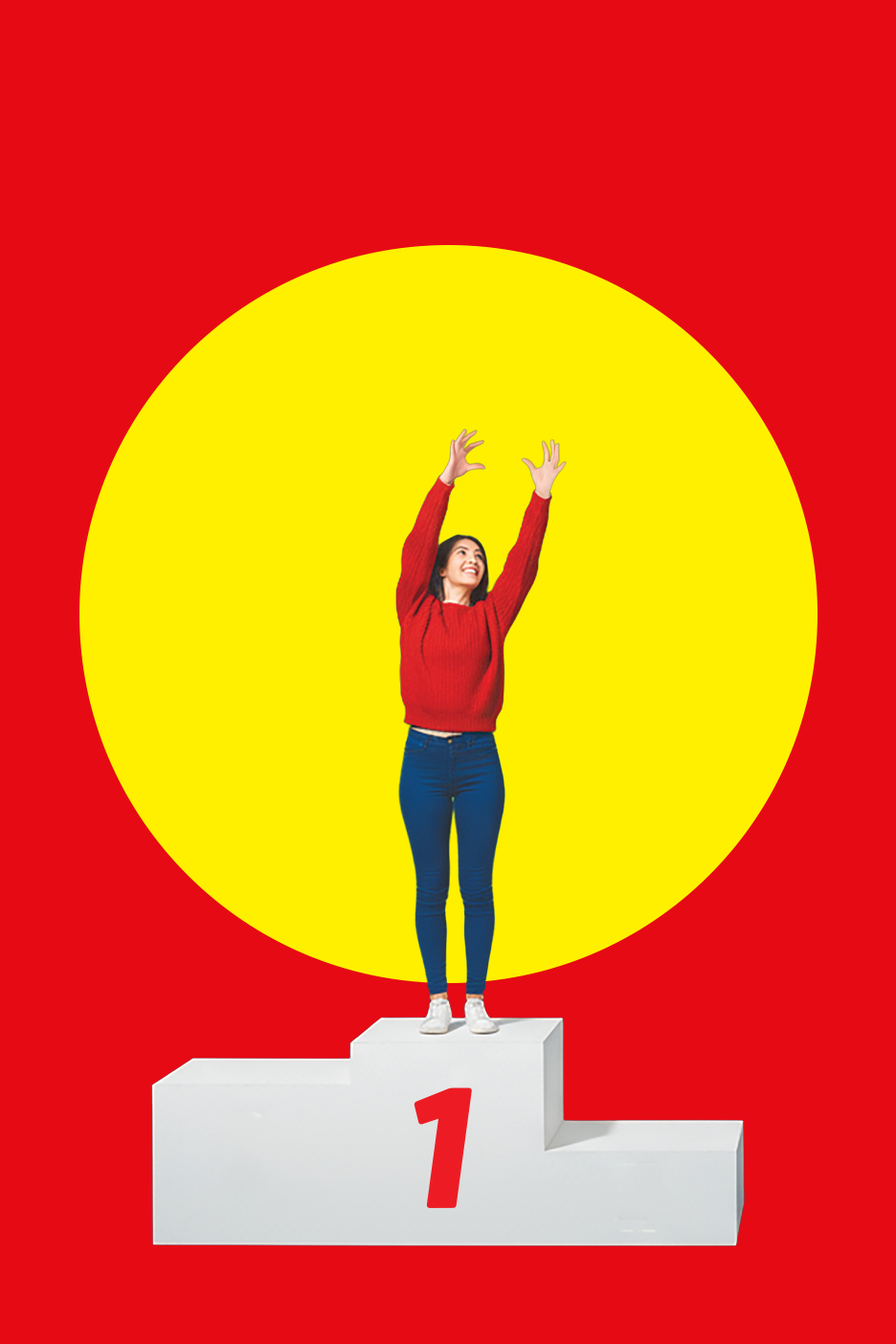 Naine punasel poodiumil, käed üles tõstetud, kollase ringi taustal.