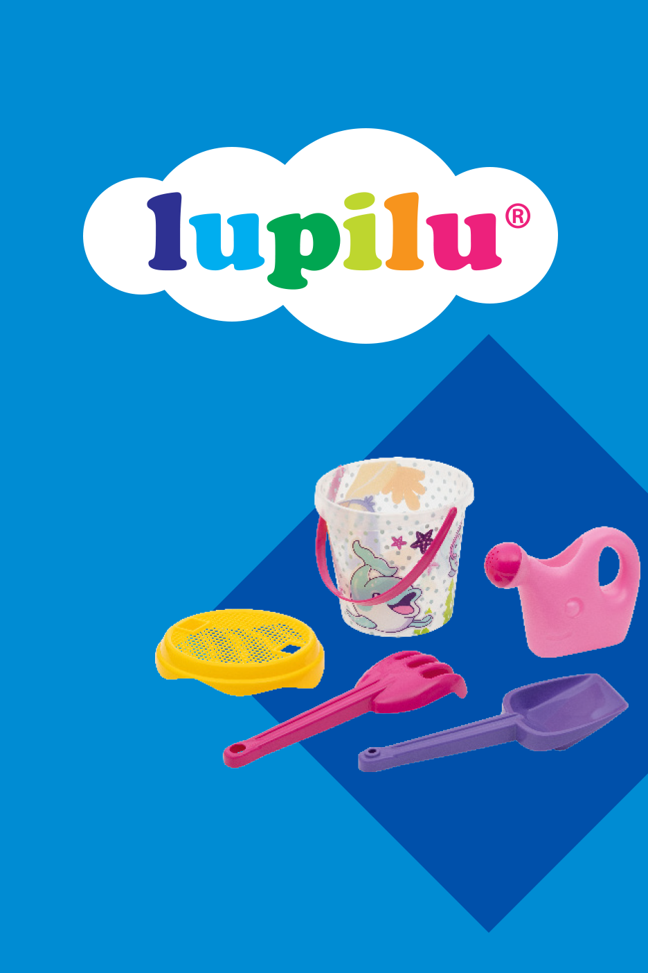 Lupilu logo ja rannaliivakomplekt, mis sisaldab ämbrit, kastekannu, reha, labidat ja sõela.