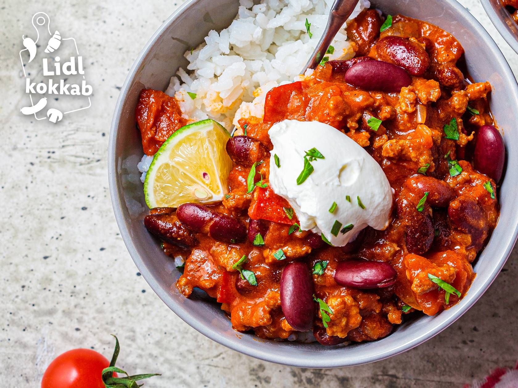 Chili con carne Lidl Kokkab с рисом и сметаной.