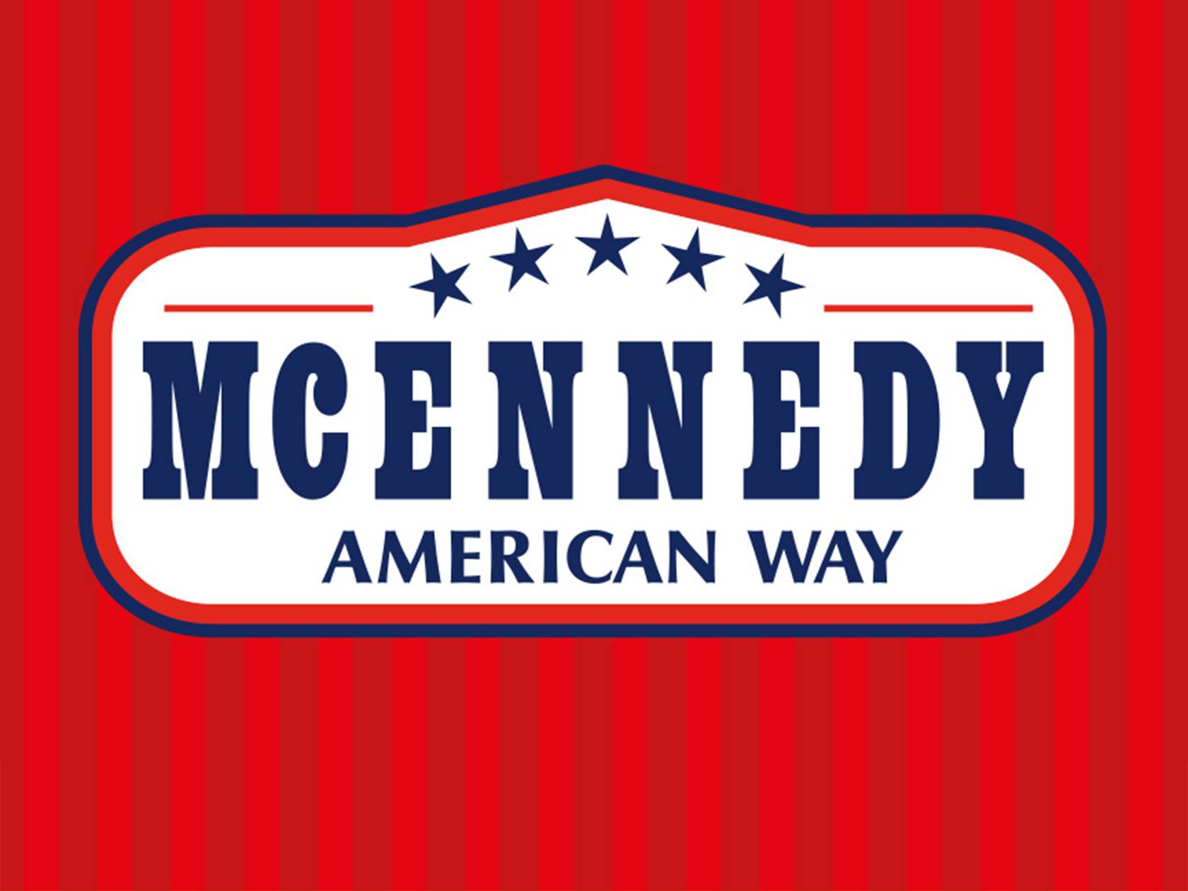 Логотип McEnnedy American Way на красно-белом полосатом фоне.